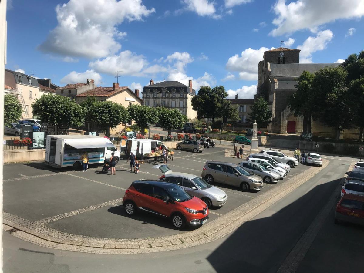 Ferienwohnung Place Au Repos Mouilleron-en-Pareds Exterior foto